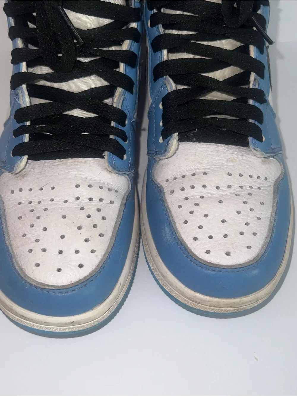 Air Jordan 1 Retro High OG University Blue 555088-134 kids (GS) size 4y Sneakers
